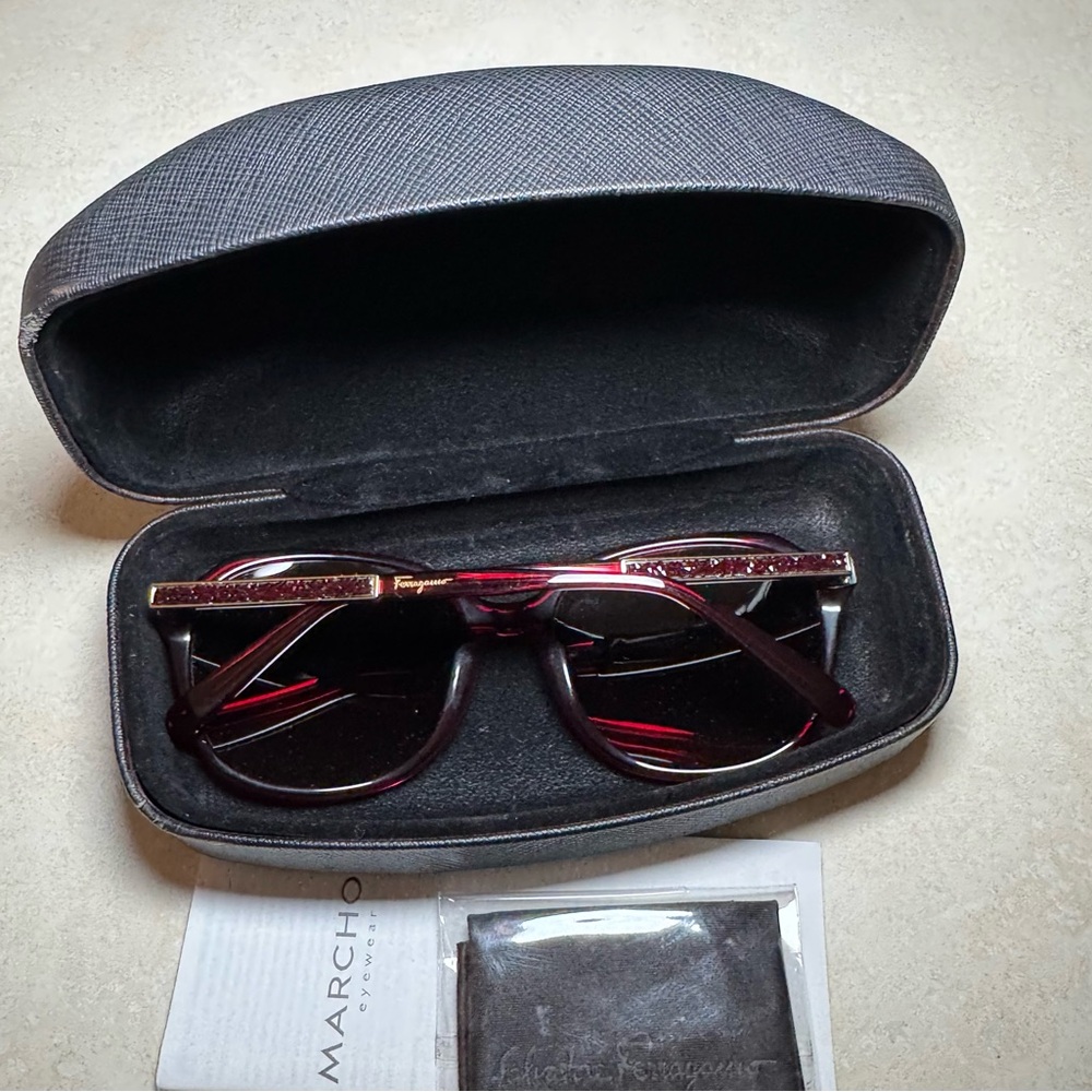 Salvatore Ferragamo sunglasses women’s crystal red SF-908SRA-163 NWOT - Picture 2 of 8